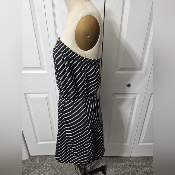 Express Black & White Diagonal Striped Strapless Dress, Size Small - Picture 3 of 16